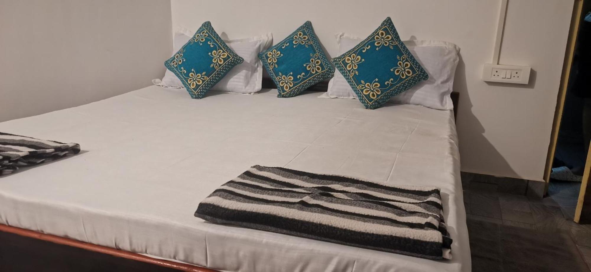 Cocks Town Otel Arambol Dış mekan fotoğraf